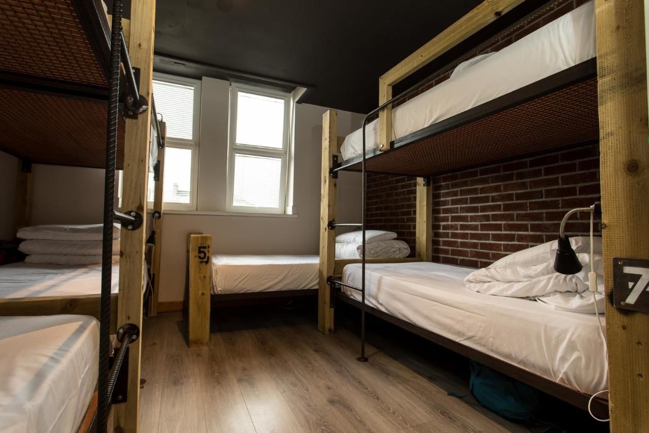 Хостелы The Nest Boutique Hostel Голуэй