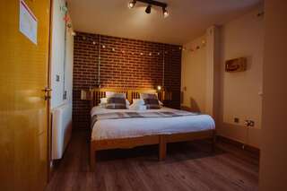 Хостелы The Nest Boutique Hostel Голуэй Двухместный номер с 1 кроватью или 2 отдельными кроватями-1